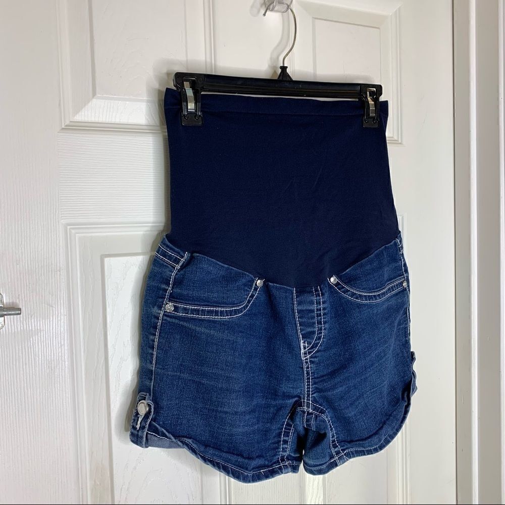 Bella Vida Full Panel Denim Maternity Shorts - Picture 3 of 8